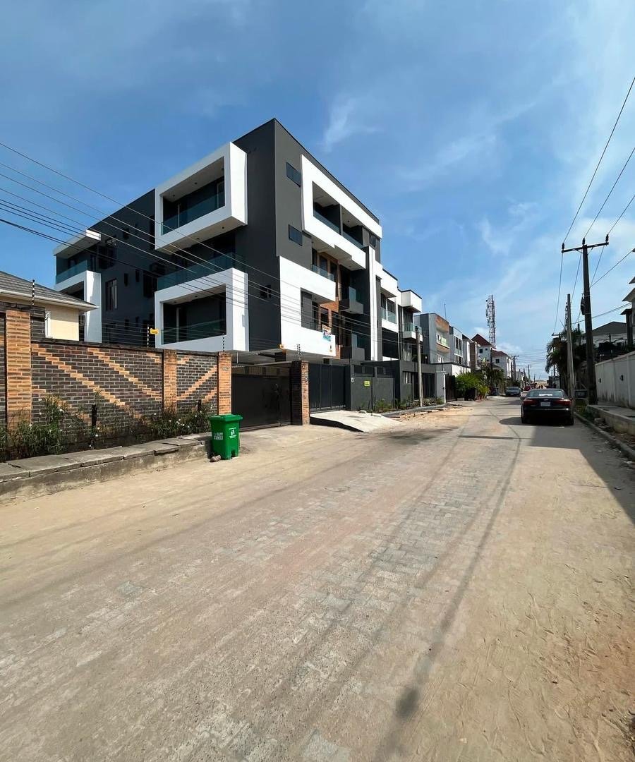 2 Bedroom Apartment With Communal Gym - Image 4