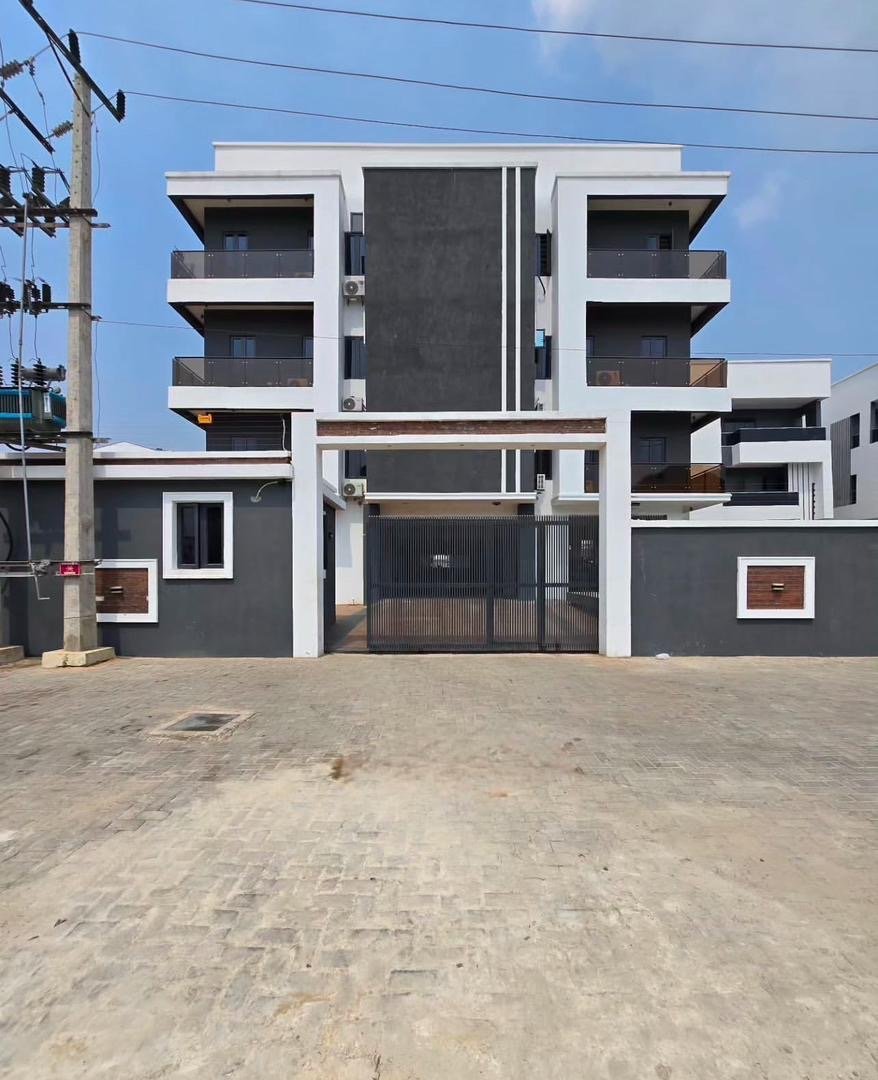 2 Bedroom Apartment With Communal Swimming Pool