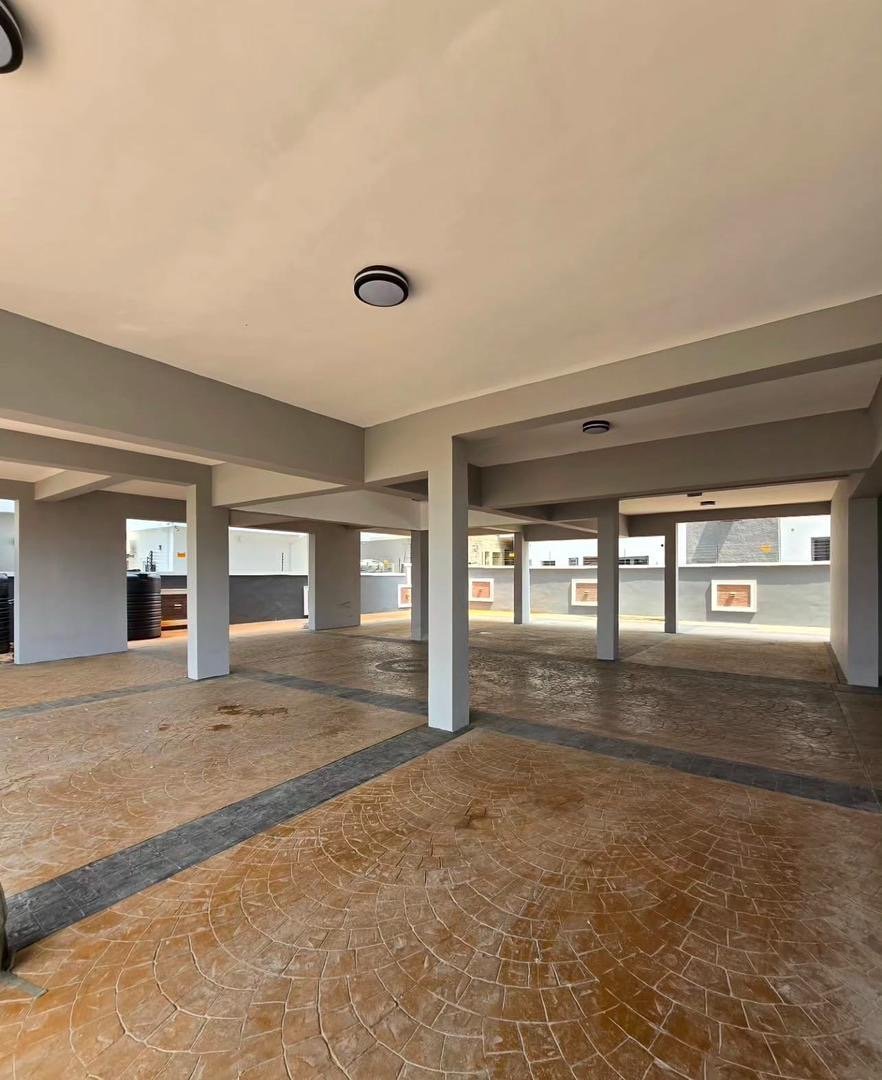 2 Bedroom Apartment With Communal Swimming Pool - Image 4