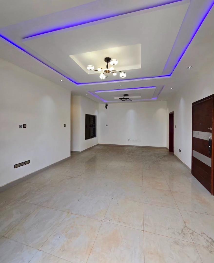 2 Bedroom Apartment With Communal Swimming Pool - Image 6