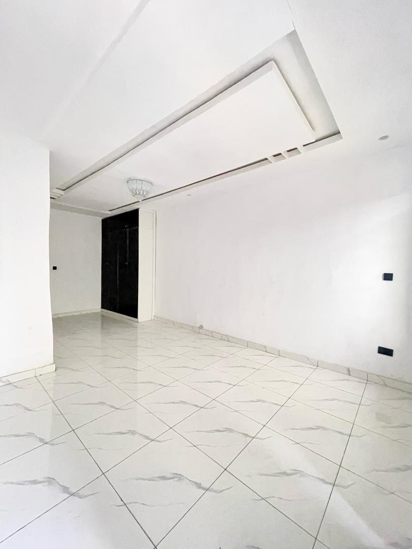 3 Bed Terrace Duplex - Image 8