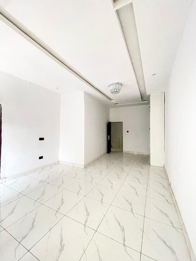 3 Bed Terrace Duplex - Image 10