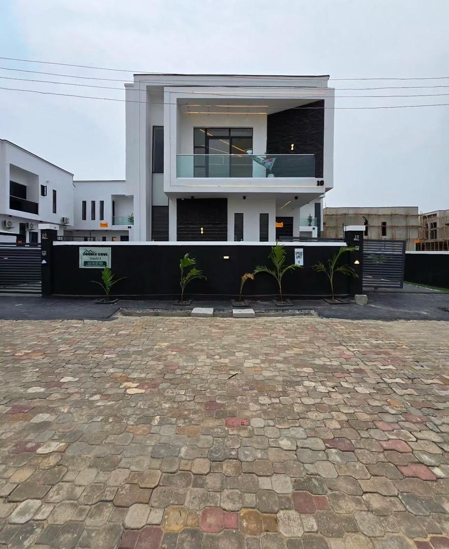 4 Bed Detached Duplex + BQ & Swimming Pool - Image 2