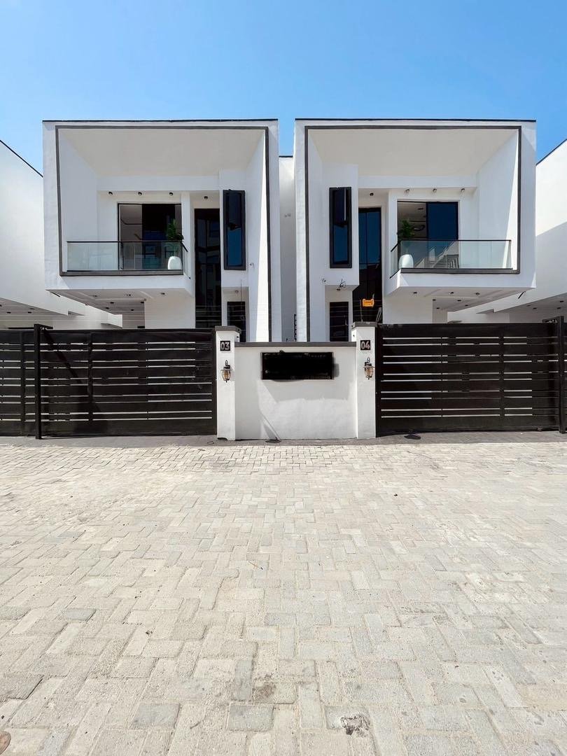 4 Bed Semi-Detached Duplex With BQ