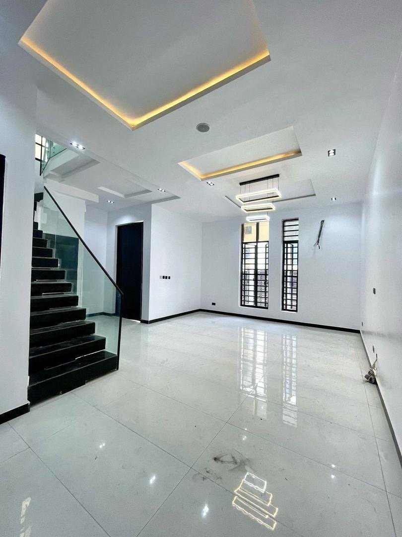 4 Bed Semi-Detached Duplex With BQ - Image 4