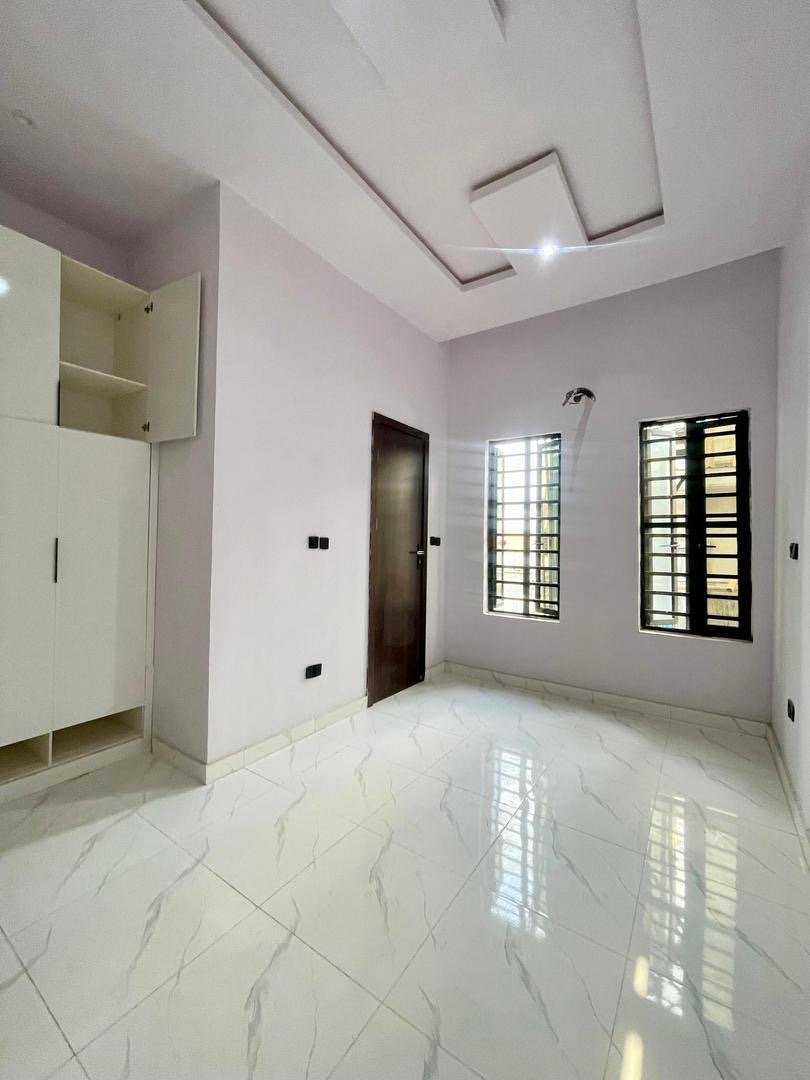 4 Bed Semi-Detached Duplex With BQ - Image 8