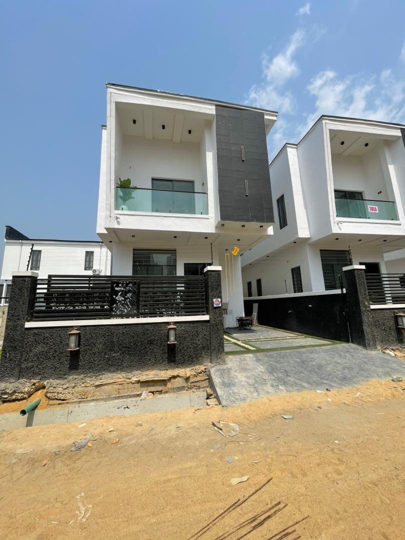4 Bedroom Fully Detached Duplex
