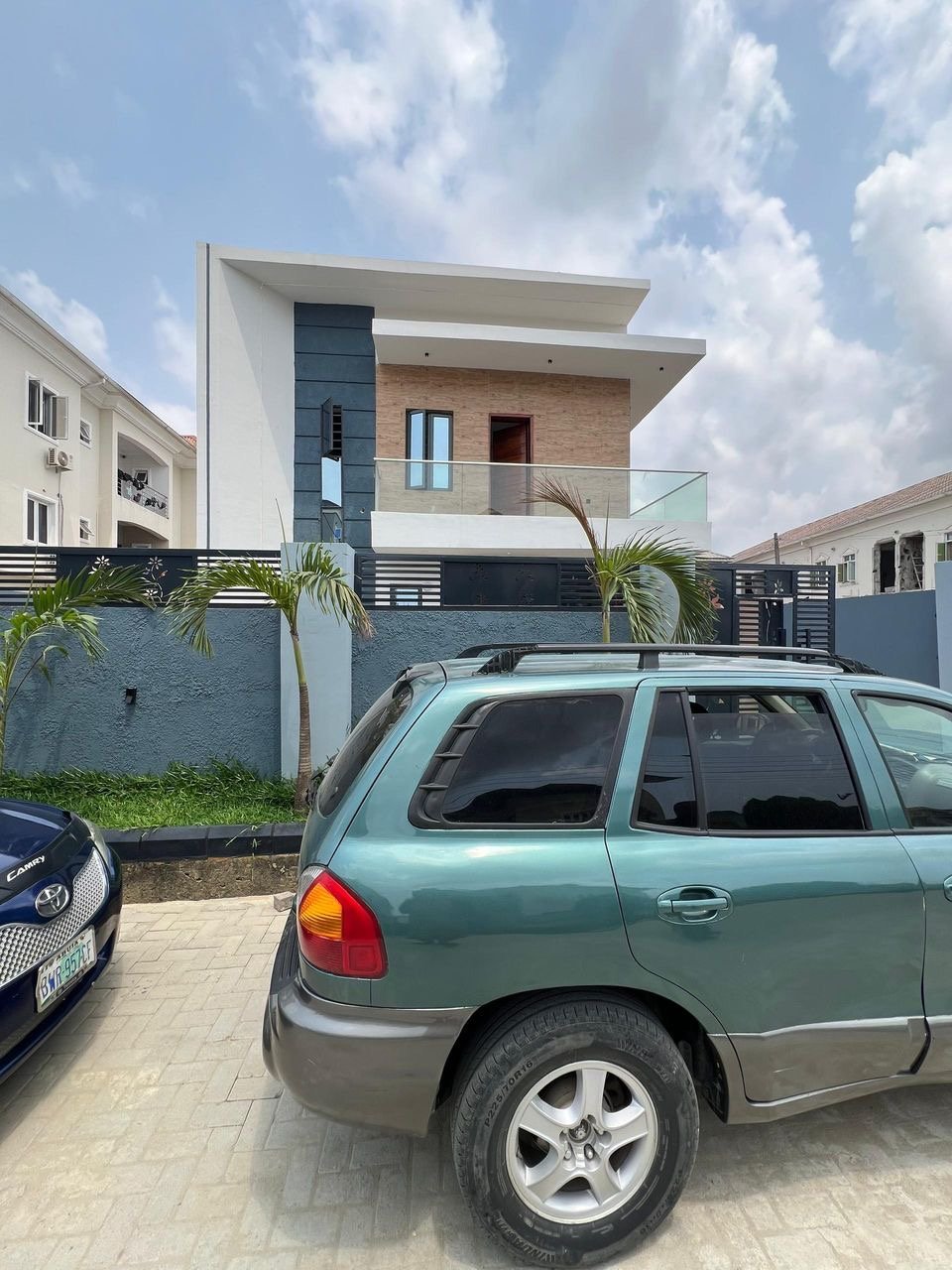 4 Bedroom Fully Detached Duplex