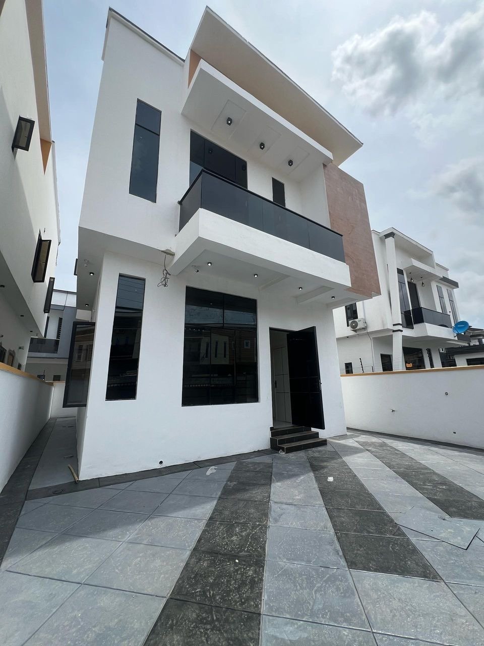 4 Bedroom Fully Detached Duplex - Image 3