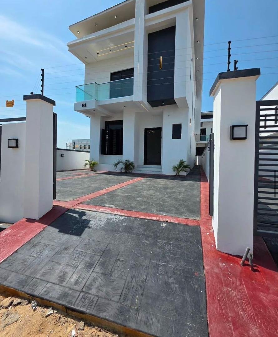 4 Bedroom Fully Detached Duplex