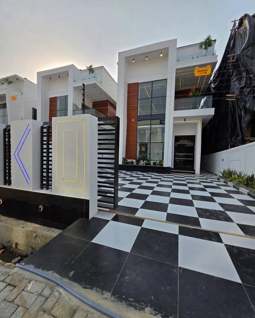 5 Bed Detached Duplex With BQ And Swimming Pool