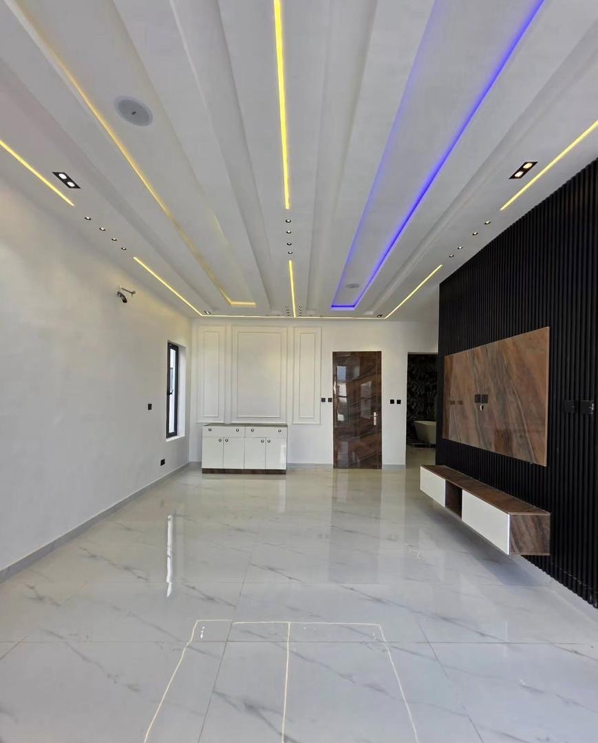 5 Bed Detached Duplex With BQ And Swimming Pool - Image 7