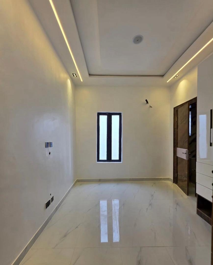 5 Bed Detached Duplex With BQ And Swimming Pool - Image 9