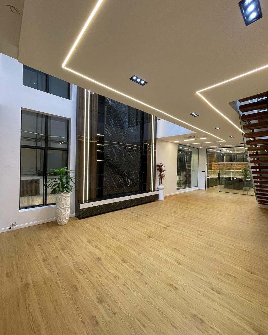 5 Bed Detached Triplex With BQ - Image 3