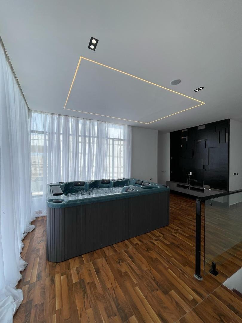 5 Bed Detached Triplex With BQ - Image 9
