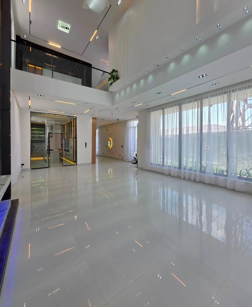 5 Bed Detached Triplex With BQ - Image 3