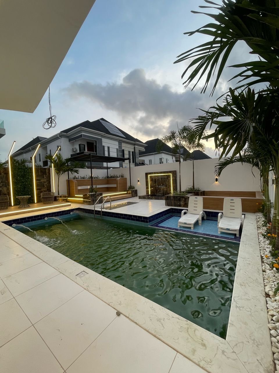 5 Bed Detached Triplex With BQ - Image 2