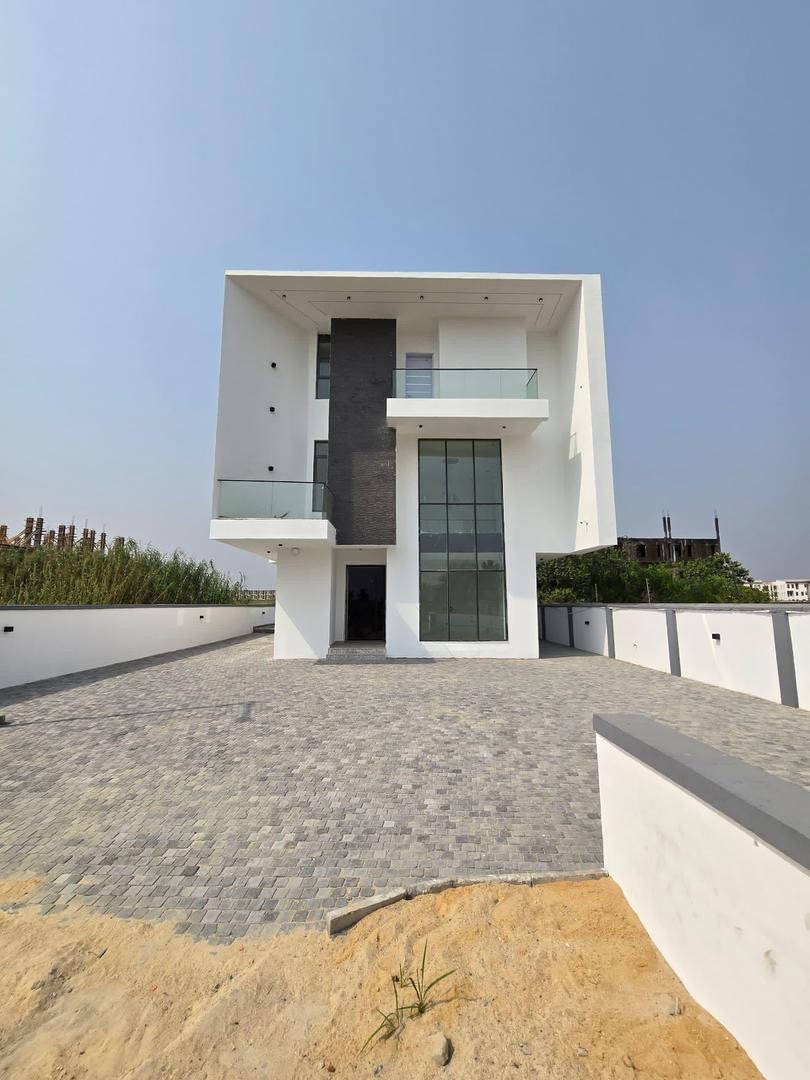 5 Bed Duplex With Swimming Pool, Open Rooftop Terrace