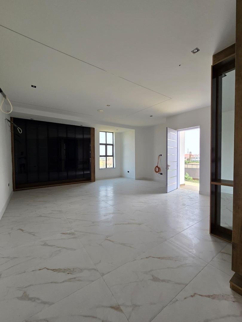 5 Bed Duplex With Swimming Pool, Open Rooftop Terrace - Image 3