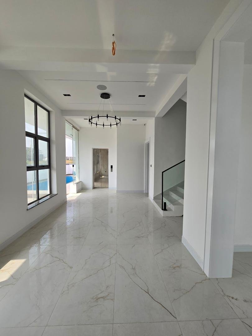 5 Bed Duplex With Swimming Pool, Open Rooftop Terrace - Image 4