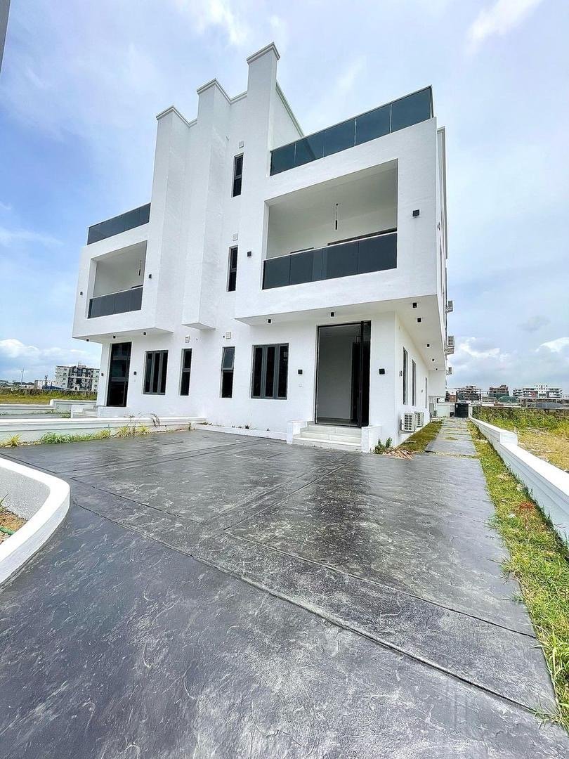 5 Bed Semi-Detached