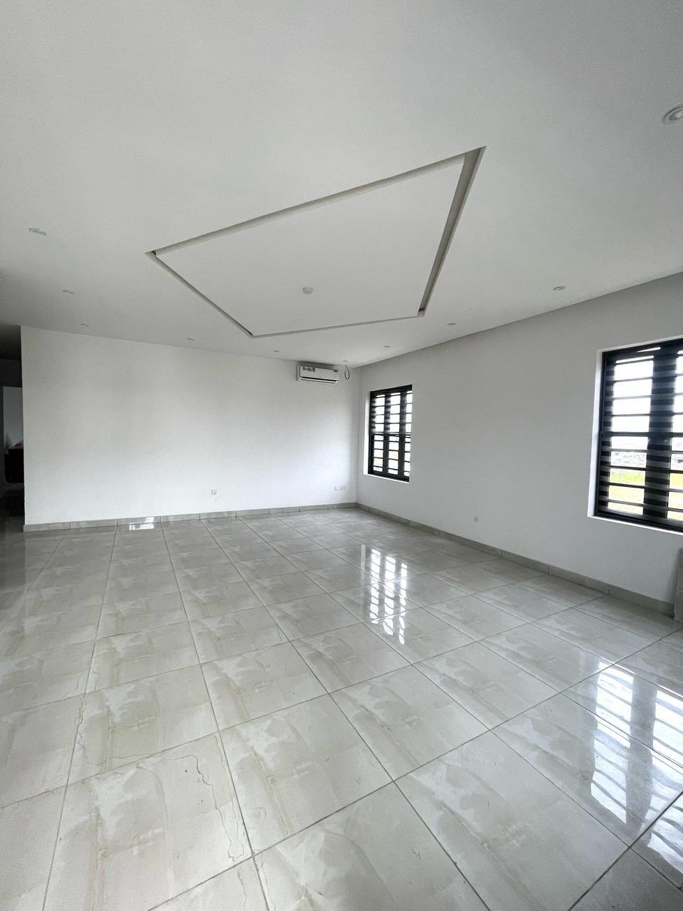 5 Bed Semi-Detached - Image 8