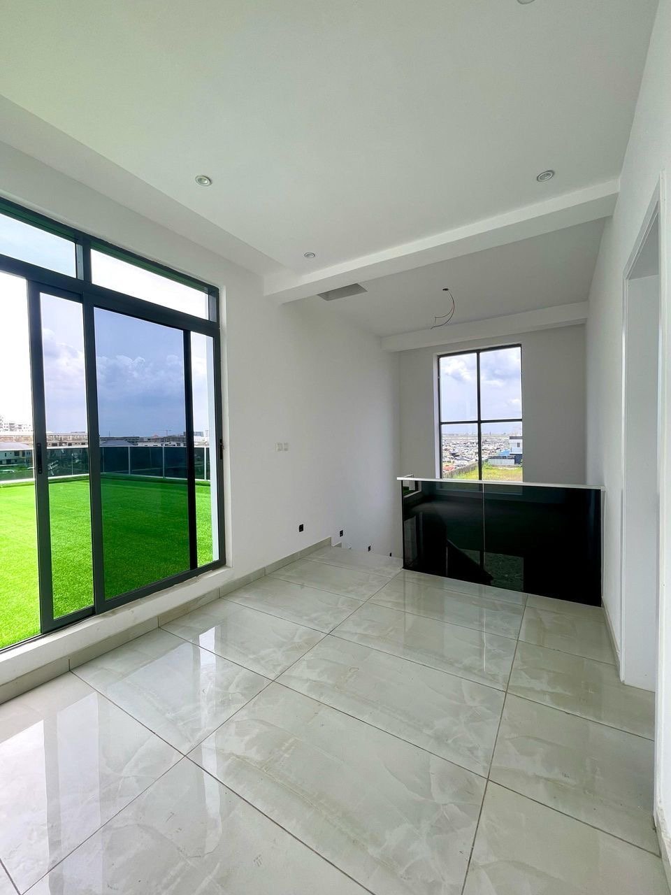5 Bed Semi-Detached - Image 10