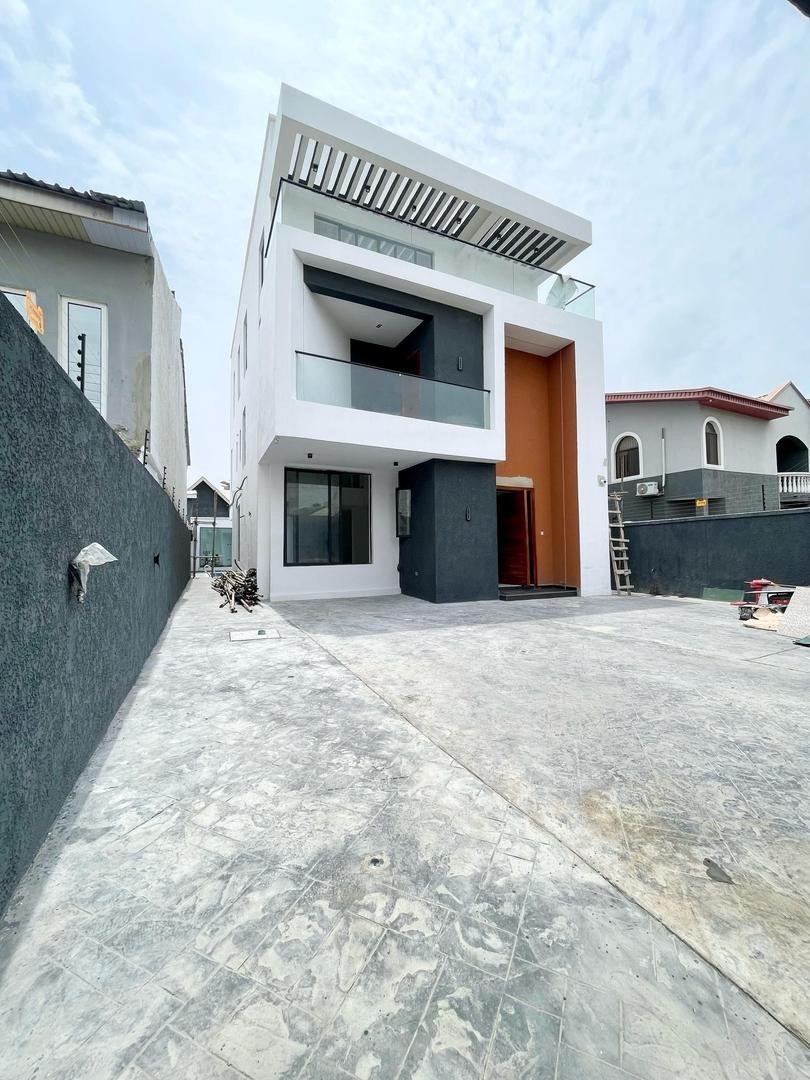 5 Bed Smart Home With Cinema