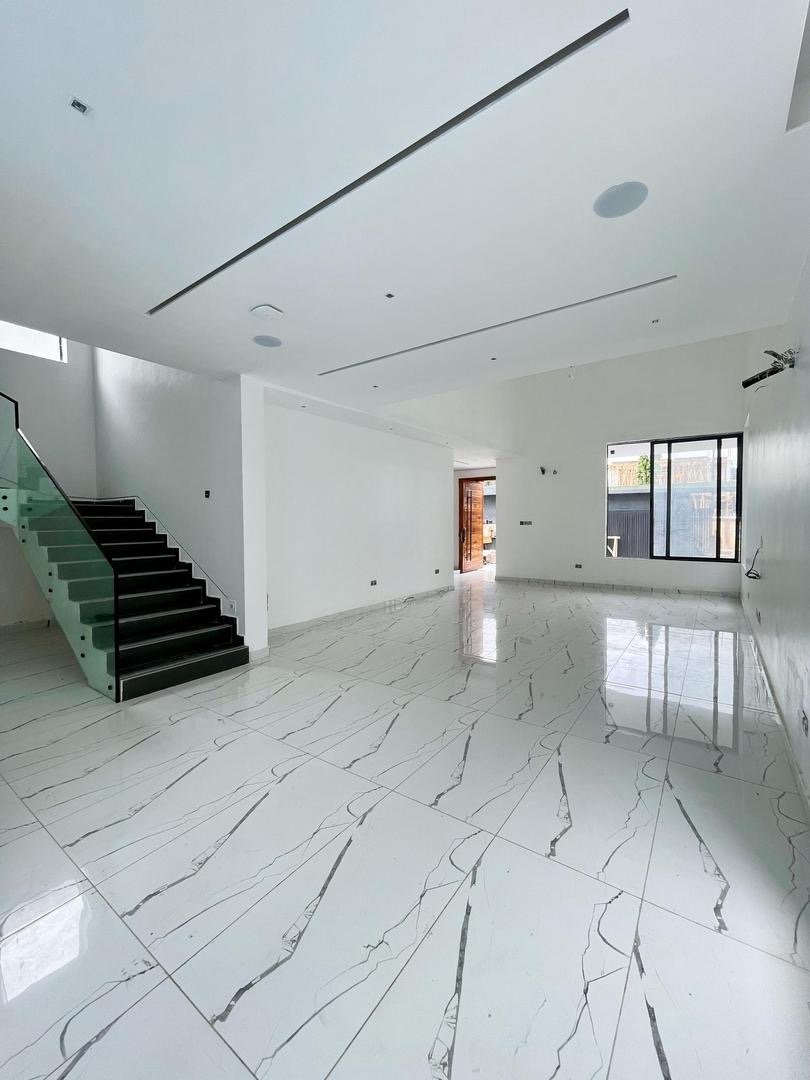 5 Bed Smart Home With Cinema - Image 4