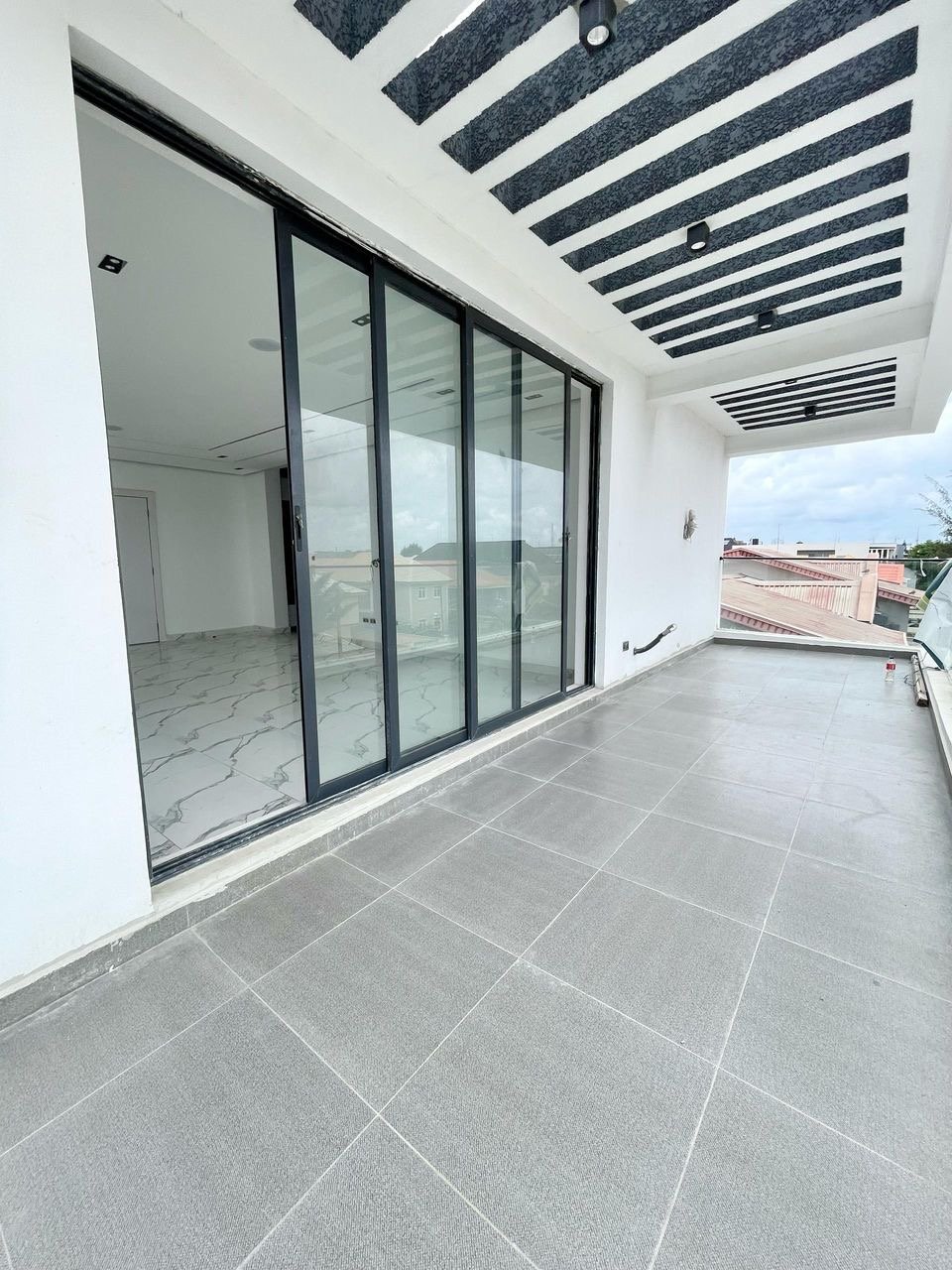 5 Bed Smart Home With Cinema - Image 6