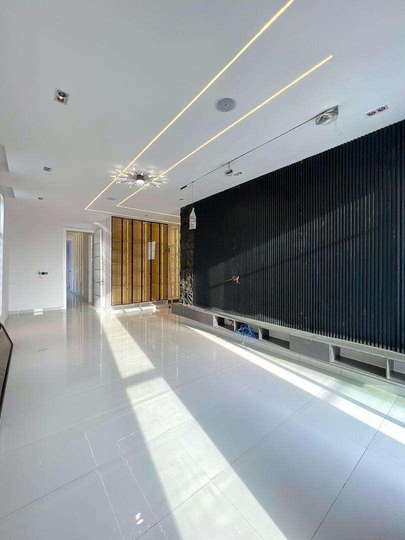 5 Bed Smart Home With Swimming Pool - Image 5