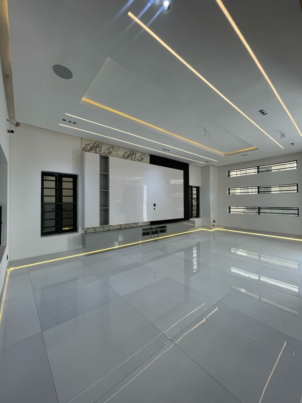 5 Bedroom Detached Duplex - Image 3