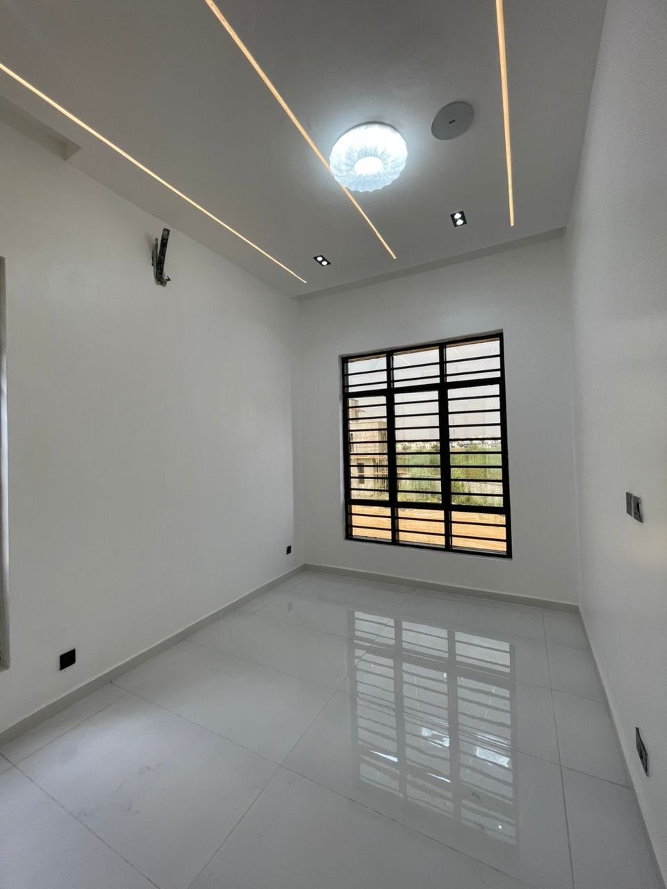 5 Bedroom Detached Duplex With Swimming Pool - Image 10