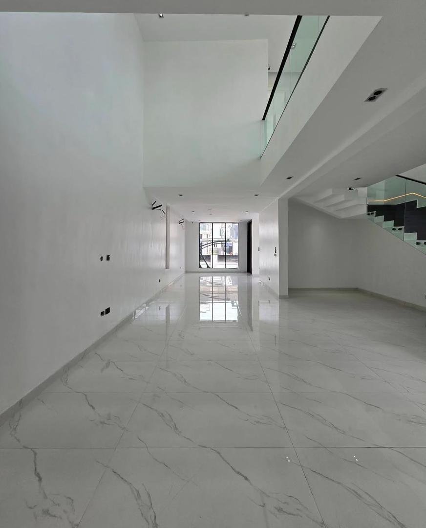 5 Bedroom Detached Home - Image 4