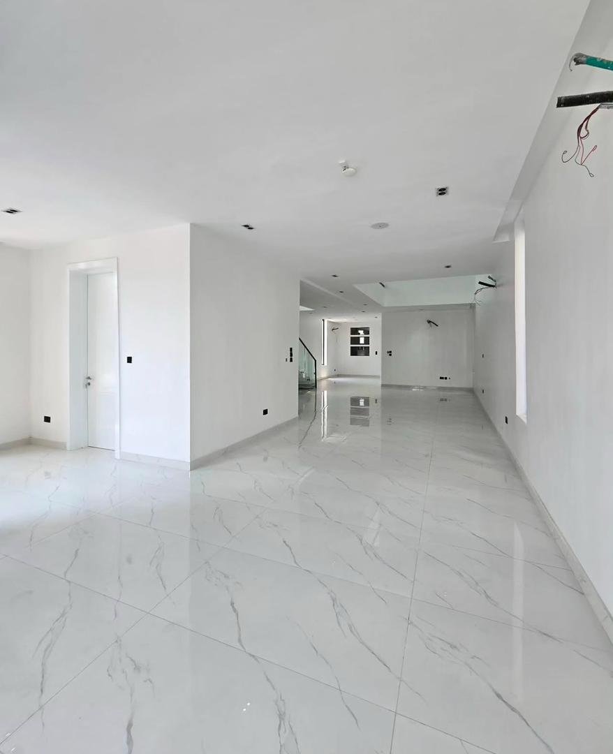 5 Bedroom Detached Home - Image 5