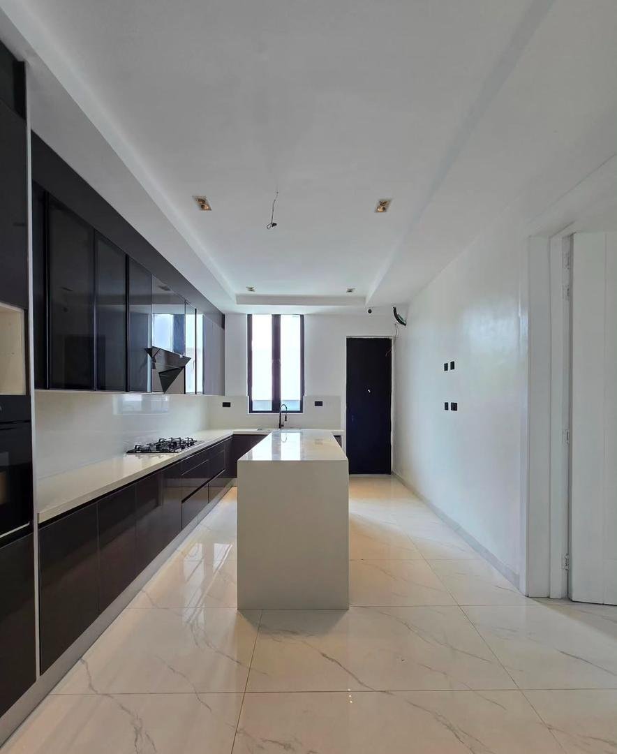 5 Bedroom Detached Home - Image 9