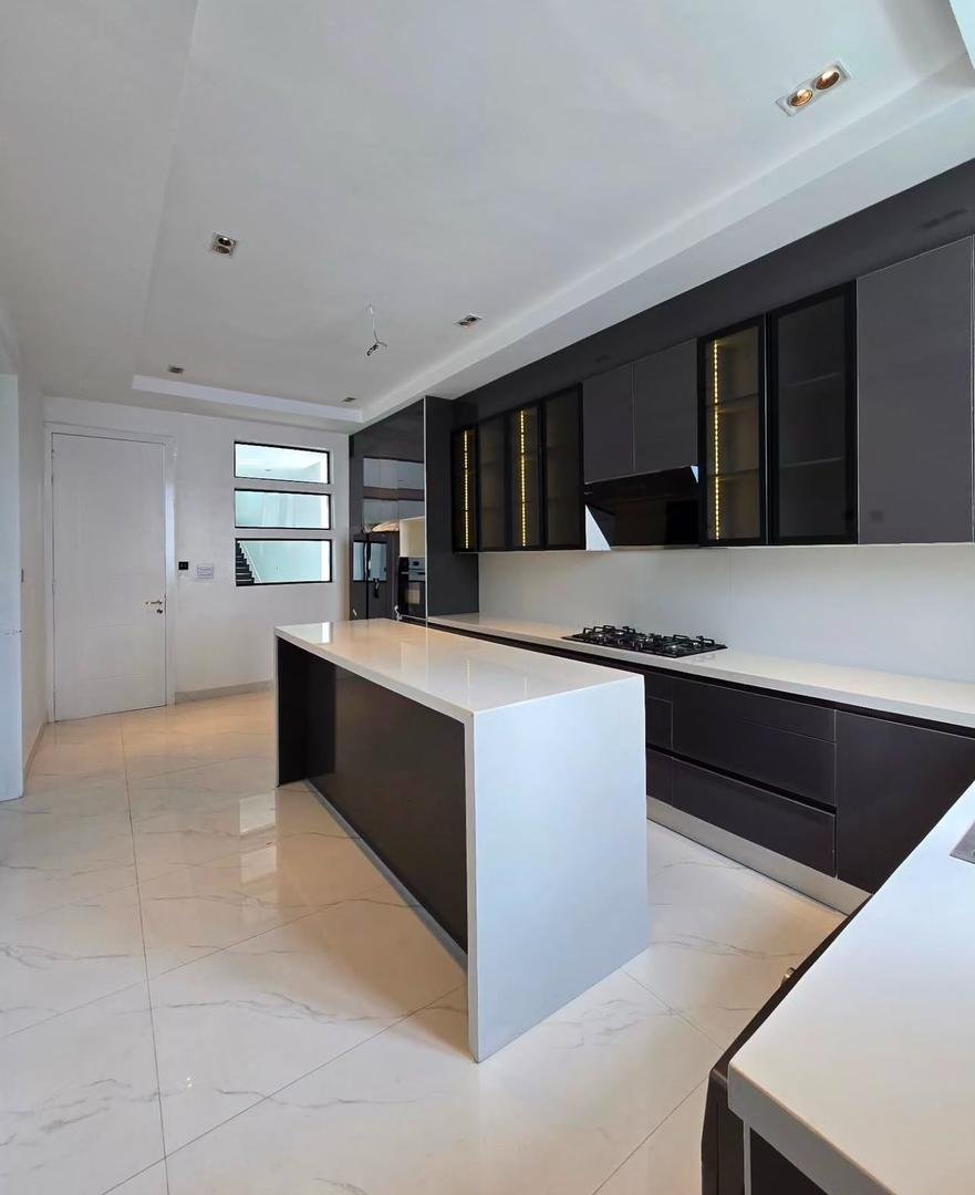 5 Bedroom Detached Home - Image 10