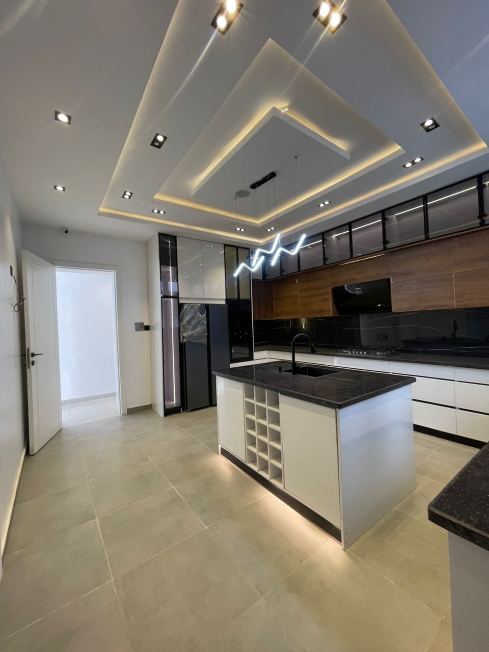 5 Bedroom Detached Triplex - Image 9