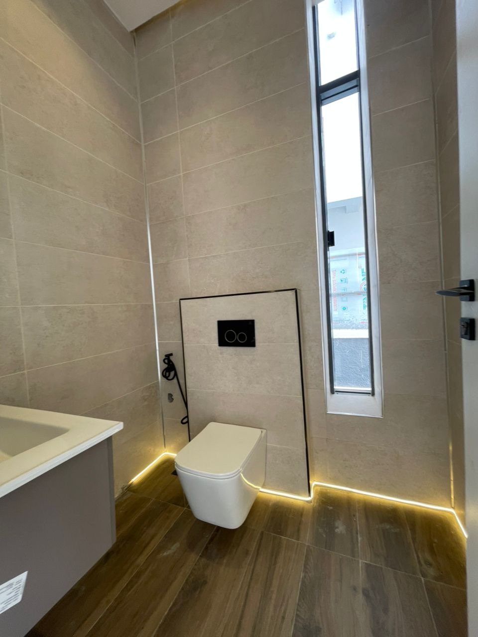 5 Bedroom Detached Triplex - Image 10