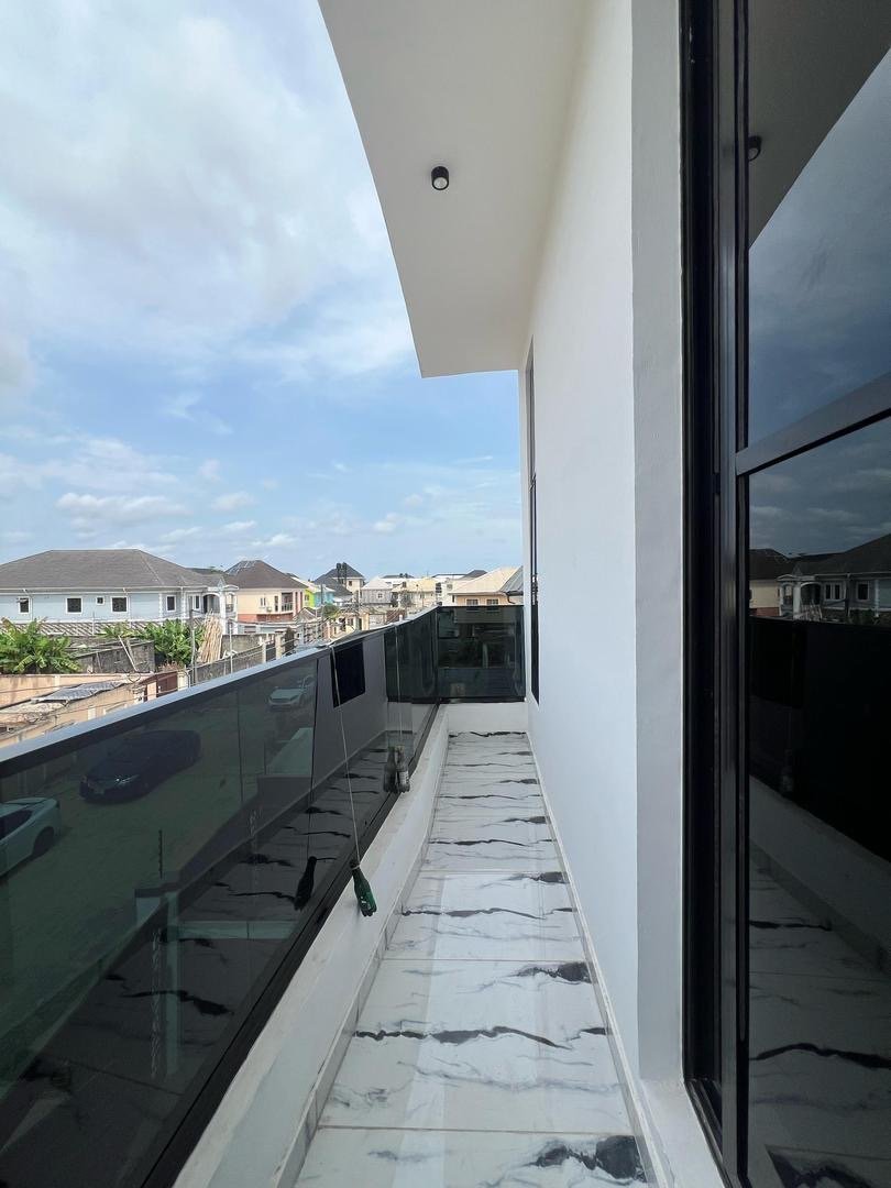 5 Bedroom Fully Detached Duplex