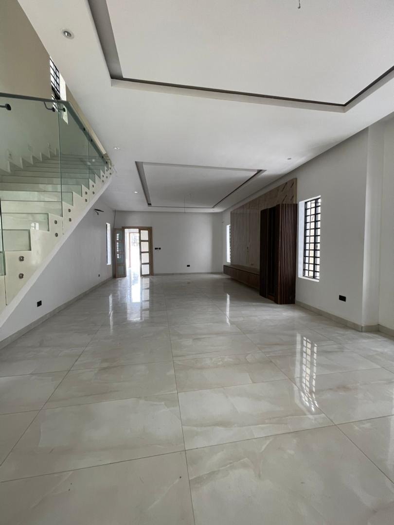 5 Bedroom Fully Detached Duplex With A BQ - Image 4