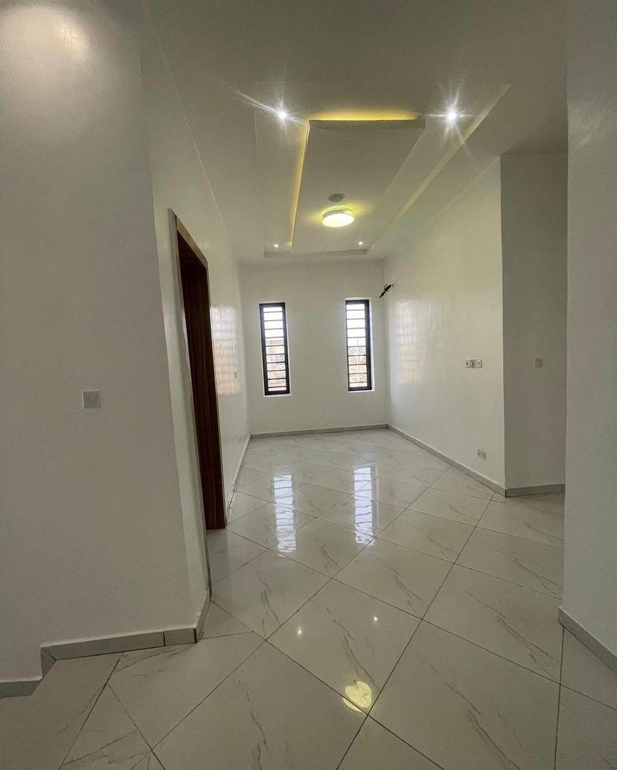 5 Bedroom Fully Detached Duplex With BQ - Image 4