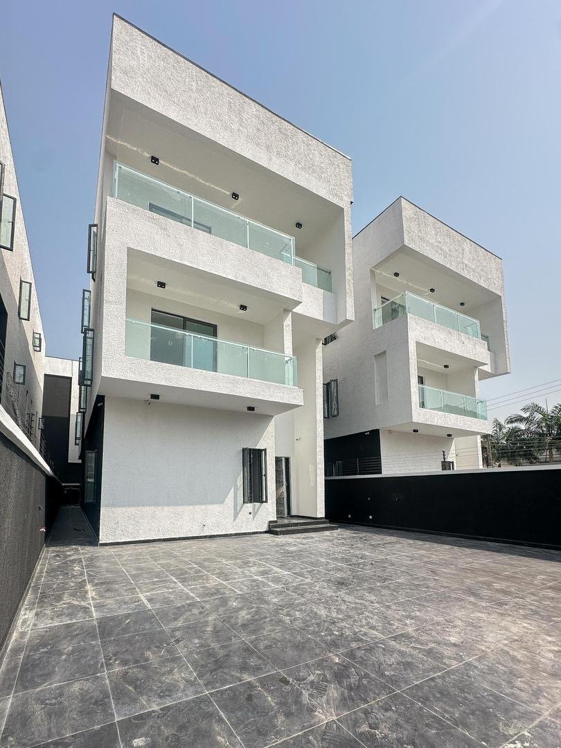 5 Bedroom Fully Detached Duplex
