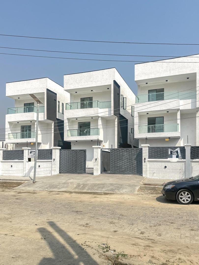 5 Bedroom Fully Detached Duplex - Image 2