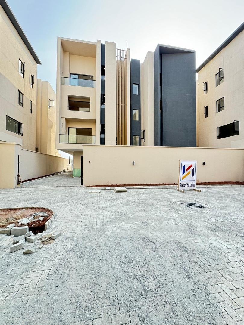5 Bedroom Terraced Duplex - Image 2