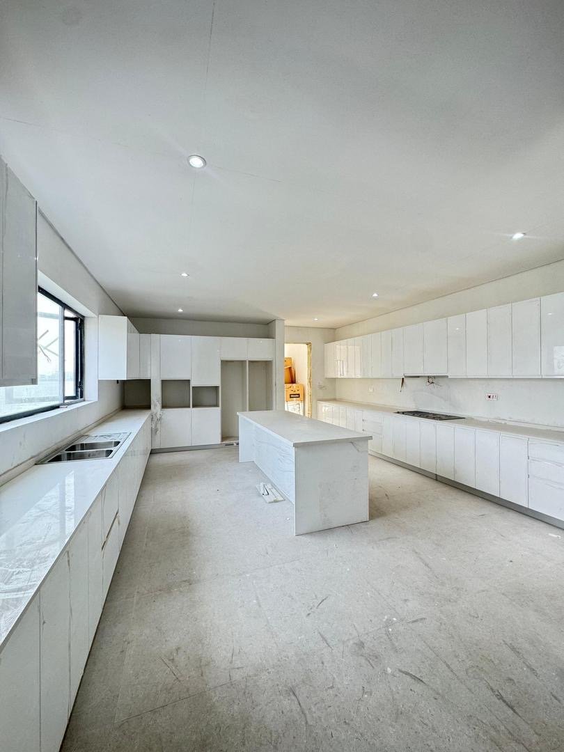 5 Bedroom Terraced Duplex - Image 8