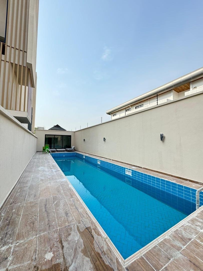5 Bedroom Terraced Duplex - Image 9