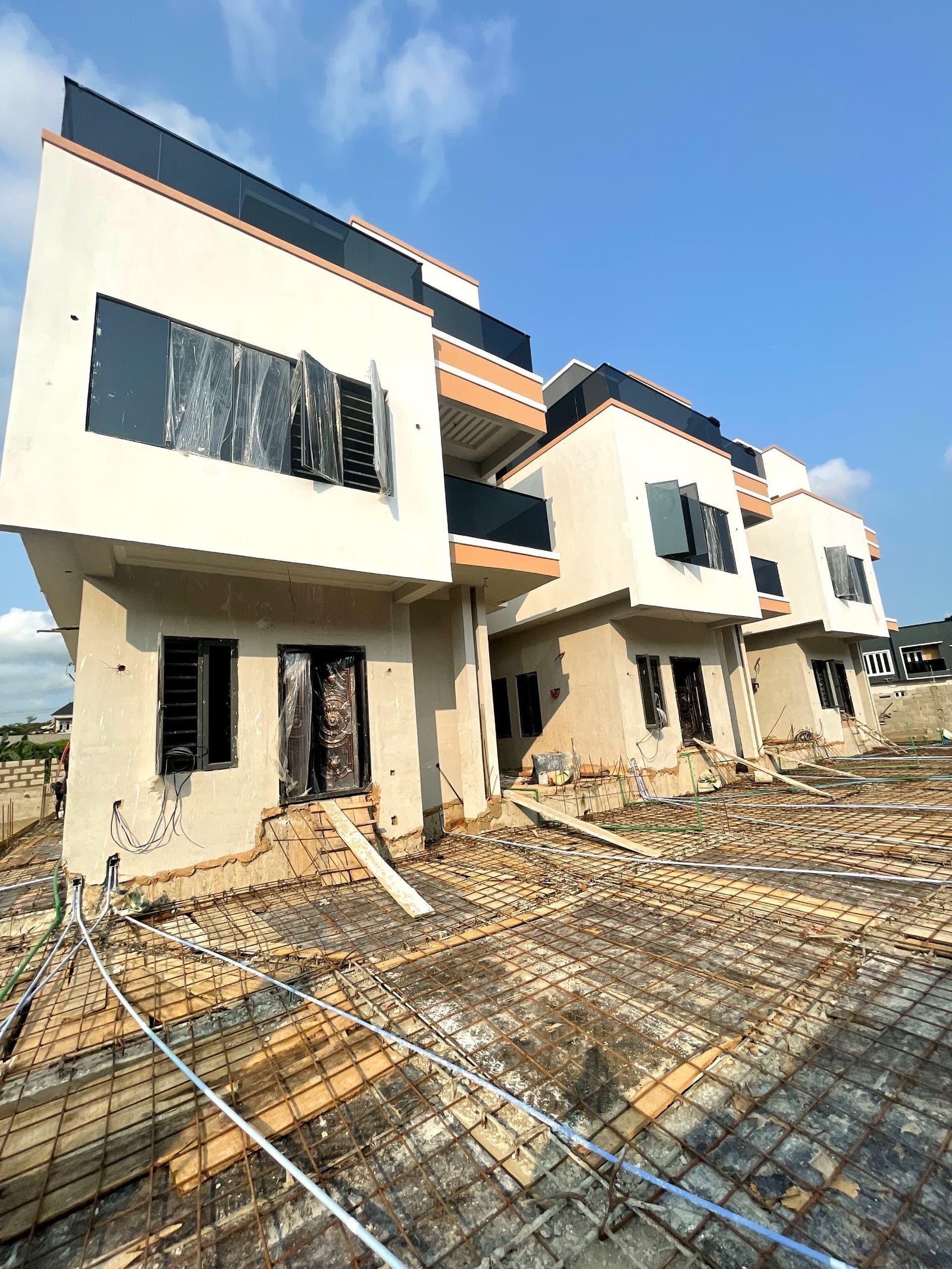Exquisitely Modern Spacious 4 Bedroom Fully Detached Duplex With A Standard Room BQ In A Secured Estate.