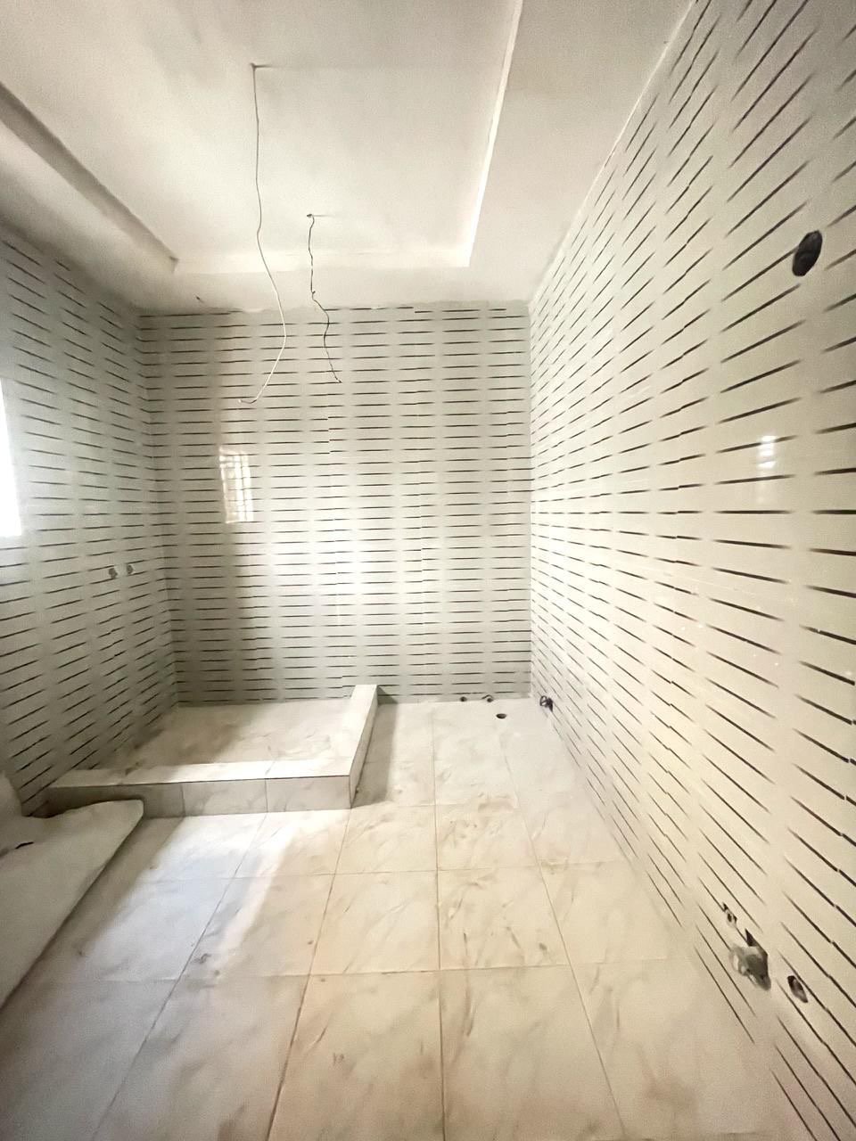 Exquisitely Modern Spacious 4 Bedroom Fully Detached Duplex With A Standard Room BQ In A Secured Estate. - Image 9