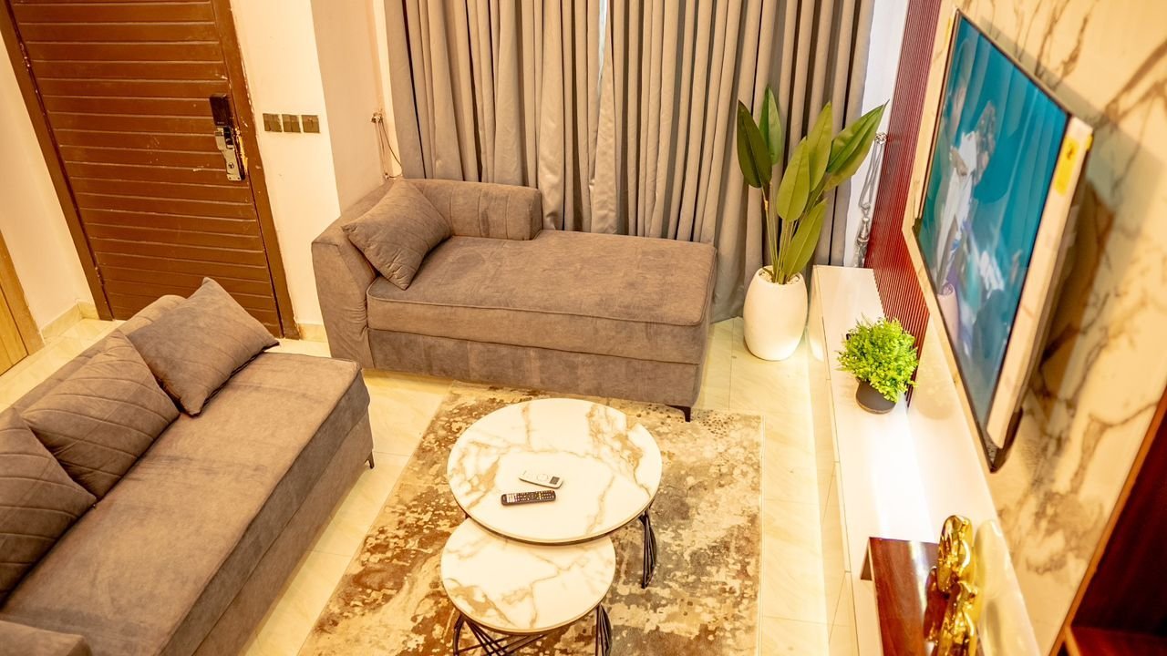 Short & Long Stay Apartment - Image 2